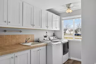 2487 W Lusterpointe Ln, West Jordan, UT 84088 - Photo 17