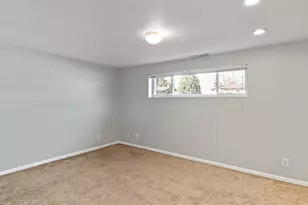 852 E Dusty Rock Pl, Sandy, UT 84094 - Photo 15