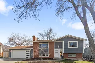 852 E Dusty Rock Pl, Sandy, UT 84094 - Photo 1