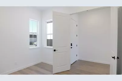 272 E Polaris Dr S #111, Saratoga Springs, UT 84045 - Photo 5