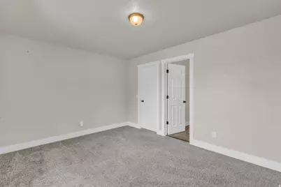 4678 W 3100 S, West Valley, UT 84120 - Photo 25
