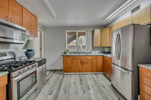 9979 S Albury Rd, Sandy, UT 84092 - Photo 15