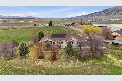 366 E 6600 S, Hyrum, UT 84319 - Photo 11