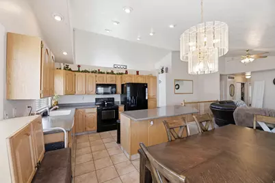 3642 W Angus Dr, South Jordan, UT 84009 - Photo 7