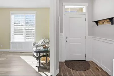 2113 E 1200 N, Layton, UT 84040 - Photo 3