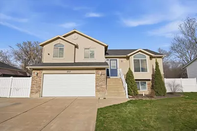 257 S 950 W, Layton, UT 84041 - Photo 1