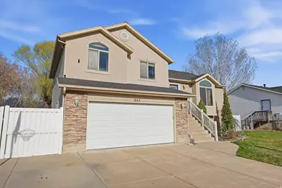257 S 950 W, Layton, UT 84041 - Photo 3