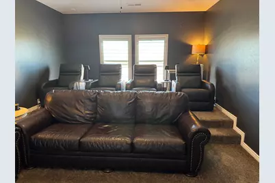 211 E Swallowtail Ln, Washington, UT 84780 - Photo 15