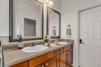 2158 E Bald Eagle Ct S, Draper, UT 84020 - Photo 25