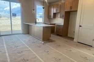 653 E Ryegrass Dr, Eagle Mountain, UT 84005 - Photo 3