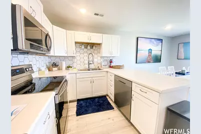 942 N Newberg Dr #2, Garden City, UT 84028 - Photo 9