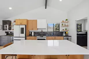 2853 E Willow Hills Dr, Sandy, UT 84093 - Photo 9