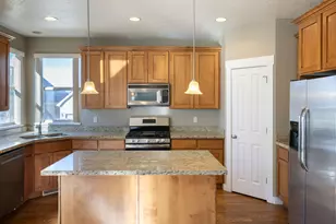 1420 E Firelight Way, Sandy, UT 84092 - Photo 9