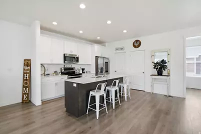 11638 S Skyward Rd W, South Jordan, UT 84009 - Photo 9