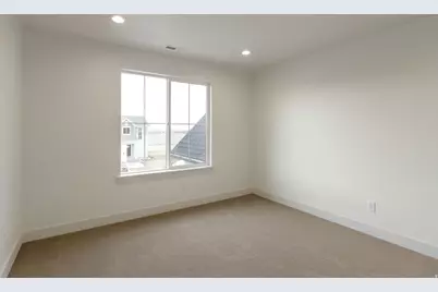 2132 N 725 W, Centerville, UT 84014 - Photo 23