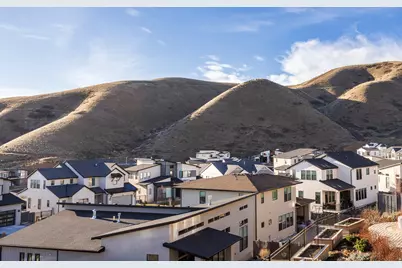 5573 N Canyon Rim Rd, Lehi, UT 84048 - Photo 47
