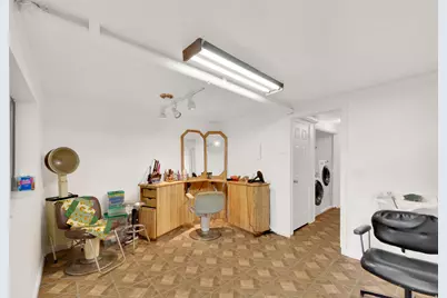 1113 Country Hills Dr #B2, Ogden, UT 84403 - Photo 17