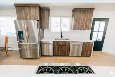 610 S 800 E, Centerville, UT 84014 - Photo 15