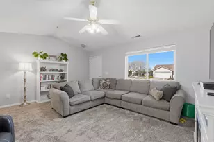 951 E 825 N, Ogden, UT 84404 - Photo 5