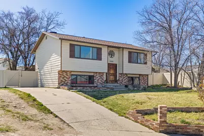 5080 S Lewis Clark Cir W, Kearns, UT 84118 - Photo 3