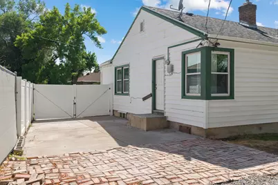 802 S Brookside Dr E, Springville, UT 84663 - Photo 25