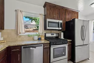 802 S Brookside Dr E, Springville, UT 84663 - Photo 7