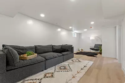 802 S Brookside Dr E, Springville, UT 84663 - Photo 15