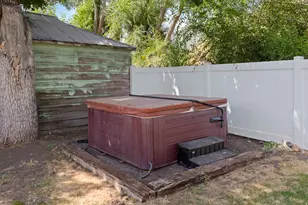 802 S Brookside Dr E, Springville, UT 84663 - Photo 27