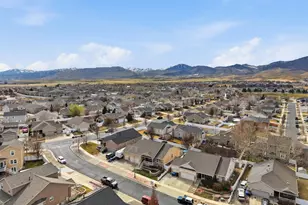 8262 S Pin Oak Dr, West Jordan, UT 84081 - Photo 25