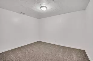 5731 S Blake Dr, Taylorsville, UT 84129 - Photo 23