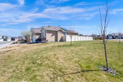 2487 W Harmony Dr, Layton, UT 84041 - Photo 33