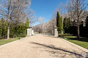 2614 E Providence Ct, Holladay, UT 84121 - Photo 1