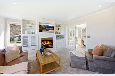 2551 E Sundown Ave, Cottonwood Heights, UT 84121 - Photo 11