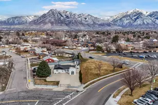 5769 S Hillside Dr, Murray, UT 84107 - Photo 3