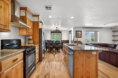 735 S Peachtree Dr, Toquerville, UT 84774 - Photo 7