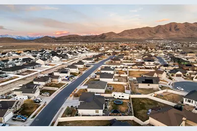 1070 E Hunter Ln, Eagle Mountain, UT 84005 - Photo 45