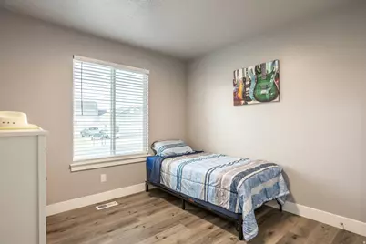 1070 E Hunter Ln, Eagle Mountain, UT 84005 - Photo 23