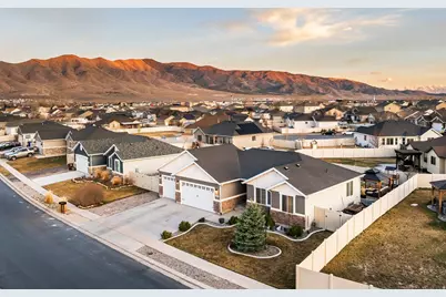 1070 E Hunter Ln, Eagle Mountain, UT 84005 - Photo 39