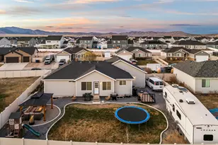 1070 E Hunter Ln, Eagle Mountain, UT 84005 - Photo 49