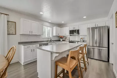 15065 S Honor Dr W, Bluffdale, UT 84065 - Photo 11