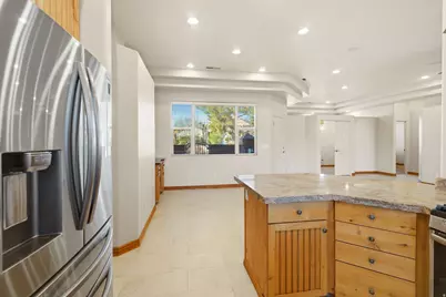 720 E Meadow Ln, Washington, UT 84780 - Photo 15