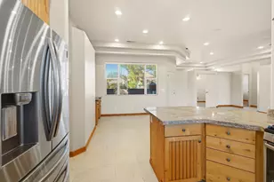 720 E Meadow Ln, Washington, UT 84780 - Photo 15