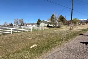 591 E 300 S, Mount Pleasant, UT 84647 - Photo 1