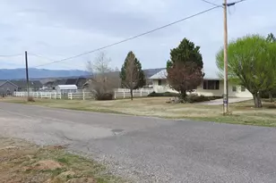 591 E 300 S, Mount Pleasant, UT 84647 - Photo 1