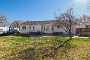 13830 S Little Water Peak Dr, Riverton, UT 84096 - Photo 3