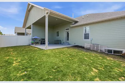 583 E Glenpoint Ct, Stansbury Park, UT 84074 - Photo 27