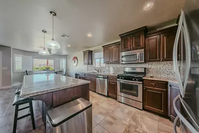 968 N 300 W Cir W, Hurricane, UT 84737 - Photo 11