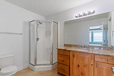 928 W Willow Brook Ln, Pleasant View, UT 84414 - Photo 11