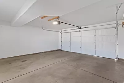 928 W Willow Brook Ln, Pleasant View, UT 84414 - Photo 17