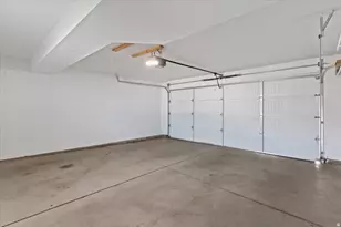 928 W Willow Brook Ln, Pleasant View, UT 84414 - Photo 17